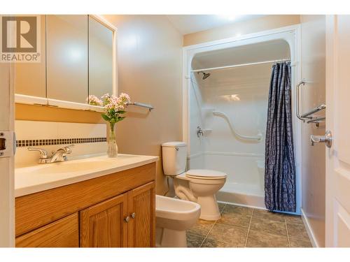 1299 Heather  Place, Trail, BC - Indoor Photo Showing Bathroom