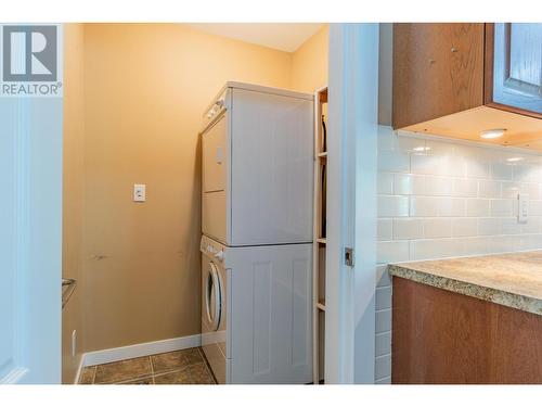 1299 Heather  Place, Trail, BC - Indoor Photo Showing Laundry Room