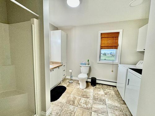 Dwelling - 620 Ch. Des Caps, Les Îles-De-La-Madeleine, QC - Indoor Photo Showing Bathroom