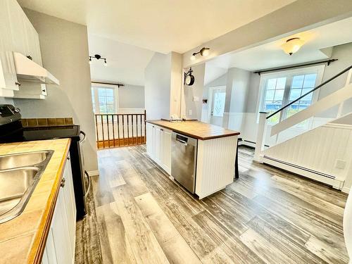 Overall view - 620 Ch. Des Caps, Les Îles-De-La-Madeleine, QC - Indoor Photo Showing Kitchen With Double Sink