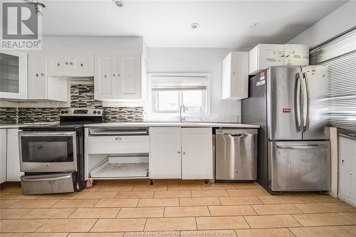 1256 California Avenue, Windsor, ON - Indoor Photo Showing Kitchen