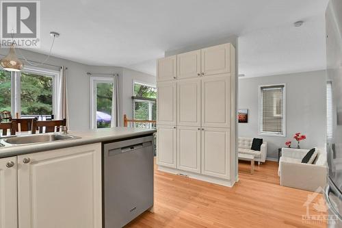 Kitchen - Eat-in area - 53 Bullock Avenue, Ottawa, ON - Indoor Photo Showing Kitchen