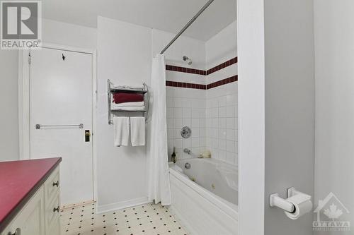 2nd Floor Bathroom (4pc) - 53 Bullock Avenue, Ottawa, ON - Indoor Photo Showing Bathroom