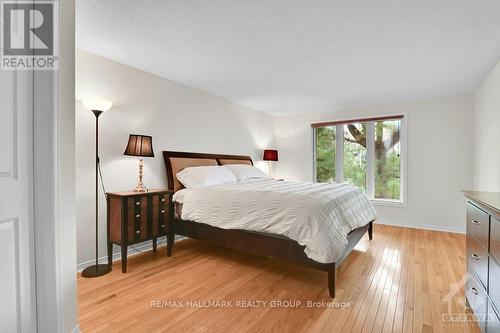 53 Bullock Avenue, Ottawa, ON - Indoor Photo Showing Bedroom