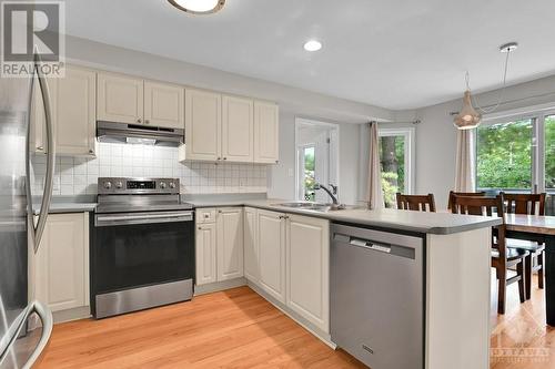 Kitchen - Eat-in area - 53 Bullock Avenue, Ottawa, ON - Indoor Photo Showing Kitchen