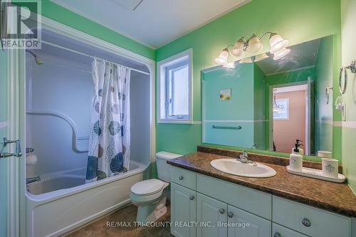 Bathroom-4 pc.-2nd floor - 26 Peach Tree Boulevard, St. Thomas, ON - Indoor Photo Showing Bathroom