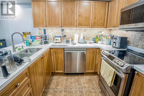 923 Sprague Place, Milton, ON - Indoor Photo Showing Kitchen With Stainless Steel Kitchen With Double Sink