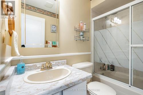 64 - 5475 Lakeshore Road, Burlington, ON - Indoor Photo Showing Bathroom