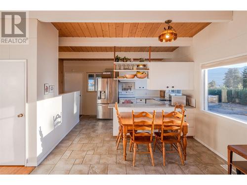 303 Hyslop Drive, Penticton, BC - Indoor Photo Showing Dining Room