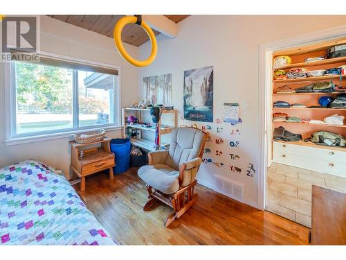 303 Hyslop Drive, Penticton, BC - Indoor Photo Showing Bedroom