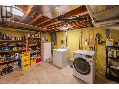 303 Hyslop Drive, Penticton, BC - Indoor Photo Showing Laundry Room