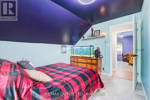 7 Bayview Drive, Quinte West, ON - Indoor Photo Showing Bedroom