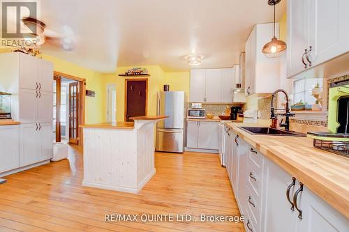 7 Bayview Drive, Quinte West, ON - Indoor Photo Showing Kitchen