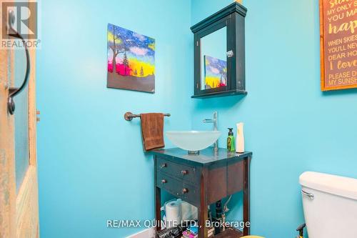 7 Bayview Drive, Quinte West, ON - Indoor Photo Showing Bathroom