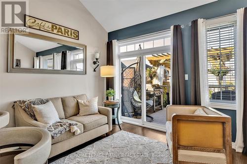 2 Richard Eason Court, Otonabee-South Monaghan, ON - Indoor Photo Showing Living Room