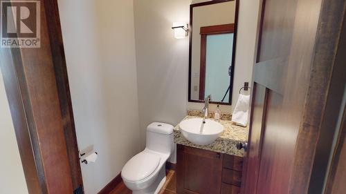 901 2Nd  Avenue Unit# 103B, Fernie, BC - Indoor Photo Showing Bathroom