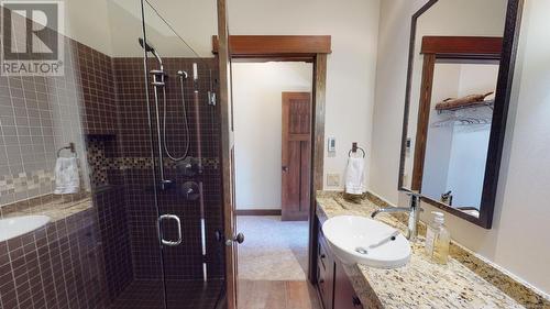 901 2Nd  Avenue Unit# 103B, Fernie, BC - Indoor Photo Showing Bathroom