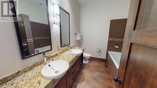 901 2Nd  Avenue Unit# 103B, Fernie, BC - Indoor Photo Showing Bathroom