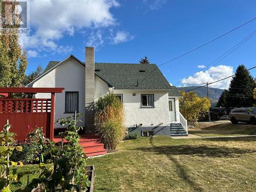 320 4Th Avenue, Castlegar, BC - Outdoor