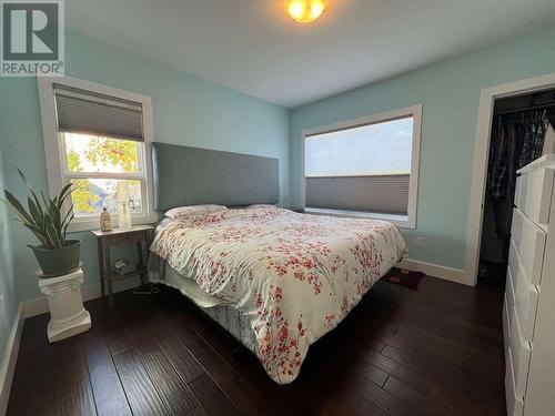 320 4Th Avenue, Castlegar, BC - Indoor Photo Showing Bedroom