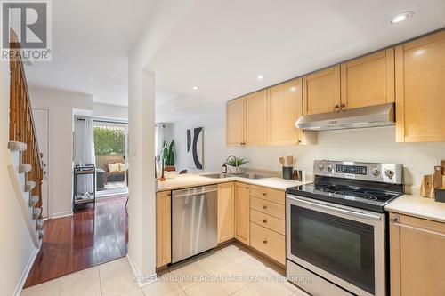 #105 - 50 Merchant Lane, Toronto, ON - Indoor Photo Showing Kitchen