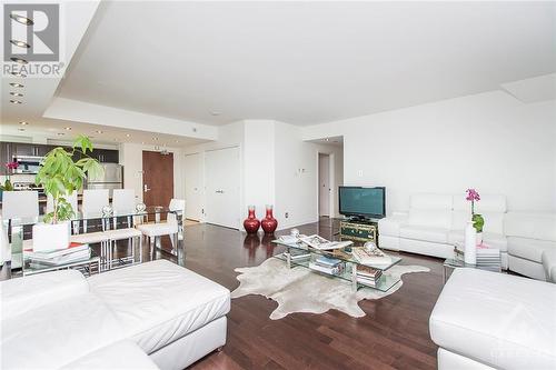 234 Rideau Street Unit#2406, Ottawa, ON - Indoor Photo Showing Living Room