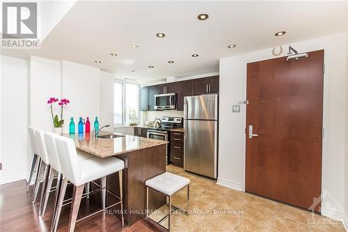 2406 - 234 Rideau Street, Ottawa, ON - Indoor Photo Showing Kitchen With Stainless Steel Kitchen