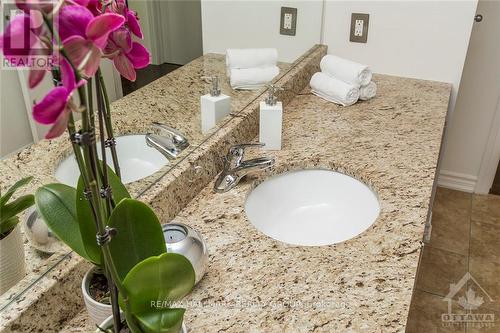 2406 - 234 Rideau Street, Ottawa, ON - Indoor Photo Showing Bathroom