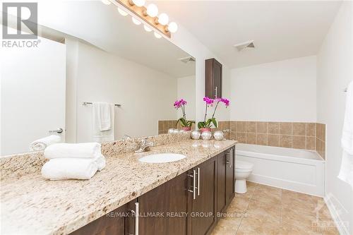 2406 - 234 Rideau Street, Ottawa, ON - Indoor Photo Showing Bathroom