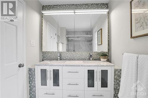 9 Camwood Crescent, Ottawa, ON - Indoor Photo Showing Bathroom