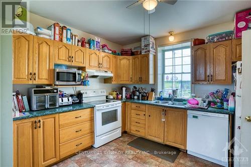 3374 Drummond Concession 2 Road, Drummond/North Elmsley, ON - Indoor Photo Showing Kitchen