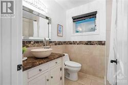 Main 4pc Bathroom - 