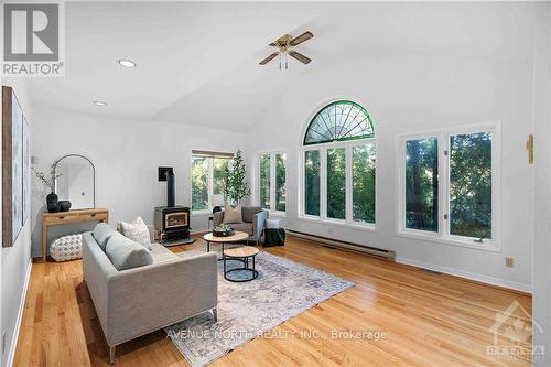 3027 Prince Of Wales Drive, Ottawa, ON - Indoor Photo Showing Living Room