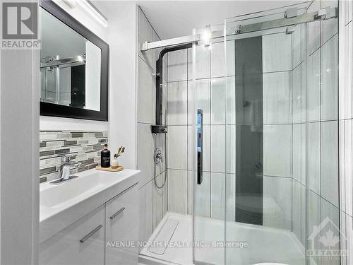 3027 Prince Of Wales Drive, Ottawa, ON - Indoor Photo Showing Bathroom