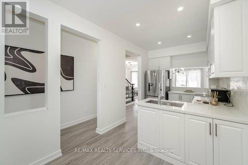 17 Dawes Road, Brampton, ON - Indoor Photo Showing Kitchen