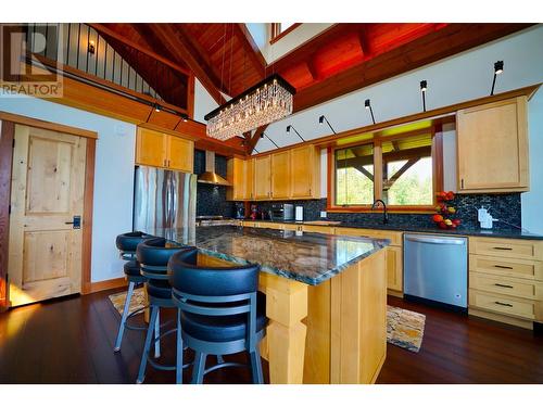 26 Birch Bend Grove, Kaslo, BC - Indoor Photo Showing Kitchen