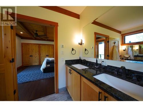 26 Birch Bend Grove, Kaslo, BC - Indoor Photo Showing Bathroom