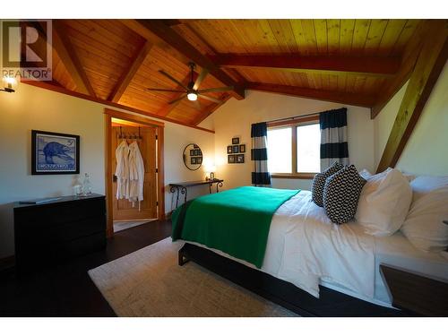 26 Birch Bend Grove, Kaslo, BC - Indoor Photo Showing Bedroom