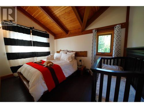 26 Birch Bend Grove, Kaslo, BC - Indoor Photo Showing Bedroom