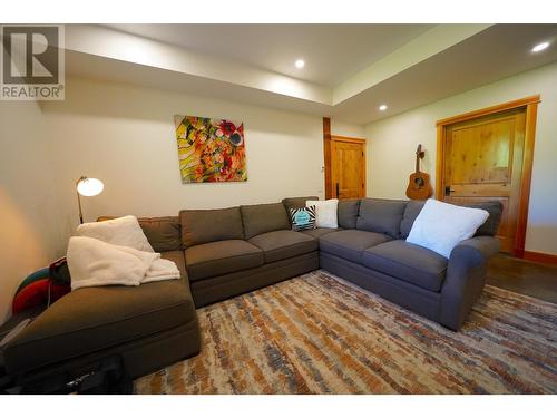 26 Birch Bend Grove, Kaslo, BC - Indoor Photo Showing Living Room