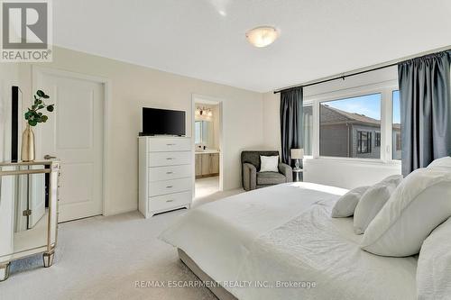 7 Freedom Crescent, Hamilton, ON - Indoor Photo Showing Bedroom