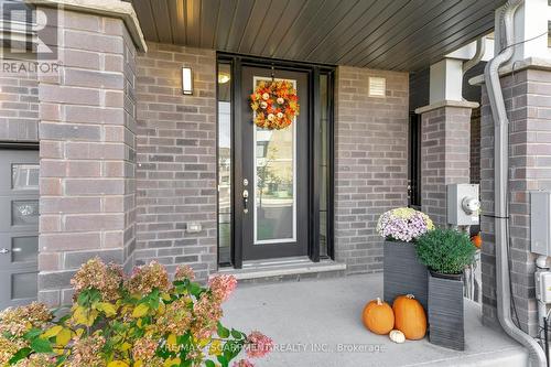 7 Freedom Crescent, Hamilton, ON - Outdoor