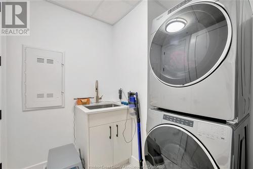 14400 Tecumseh Road East Unit# 402, Tecumseh, ON - Indoor Photo Showing Laundry Room