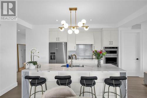 14400 Tecumseh Road East Unit# 402, Tecumseh, ON - Indoor Photo Showing Kitchen With Upgraded Kitchen