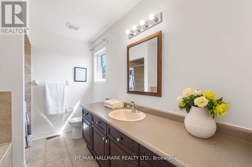 146 Collis Drive, Aurora, ON - Indoor Photo Showing Bathroom