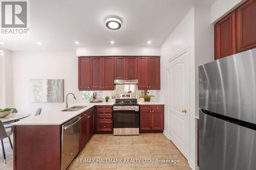 146 Collis Drive, Aurora, ON - Indoor Photo Showing Kitchen With Double Sink