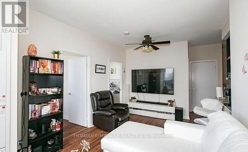 Ph20 - 181 Village Green Square, Toronto, ON - Indoor Photo Showing Living Room