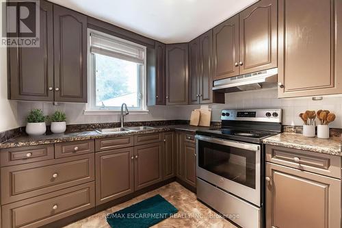 90 East 11Th Street, Hamilton, ON - Indoor Photo Showing Kitchen With Double Sink