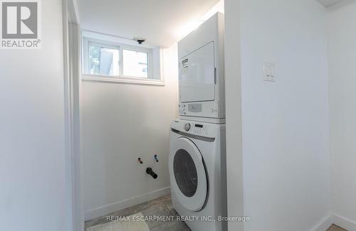 90 East 11Th Street, Hamilton, ON - Indoor Photo Showing Laundry Room