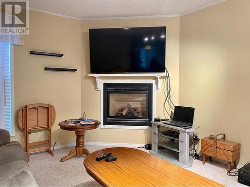 1500 Neimi Road Unit# 11, Christina Lake, BC - Indoor Photo Showing Living Room With Fireplace